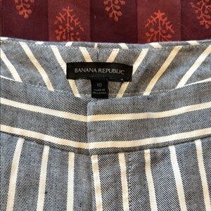 Striped Gray and White wide Legged Cropped Pants